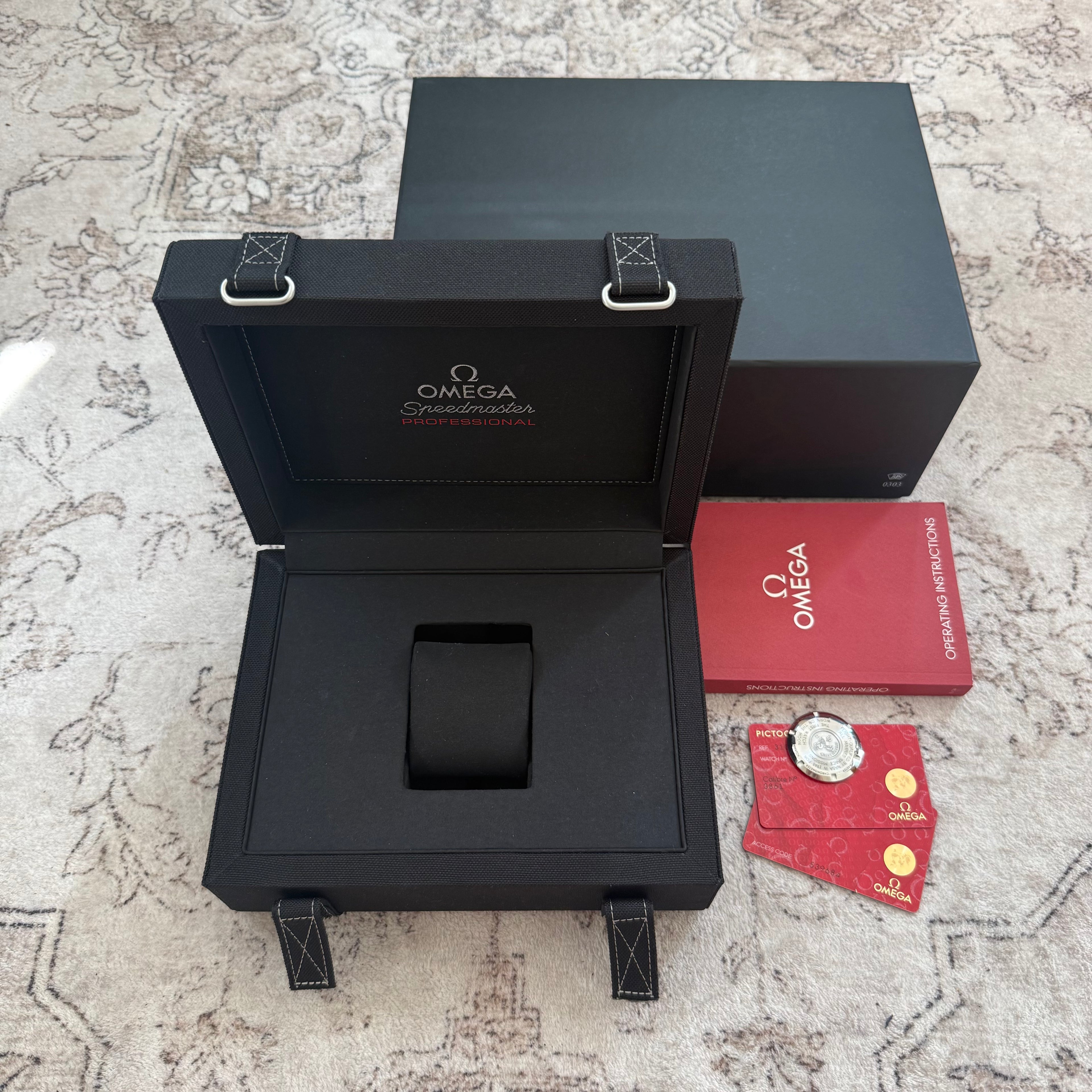 Omega Speedmaster Professional Moonwatch Full Set 2022 'Wie Neu'