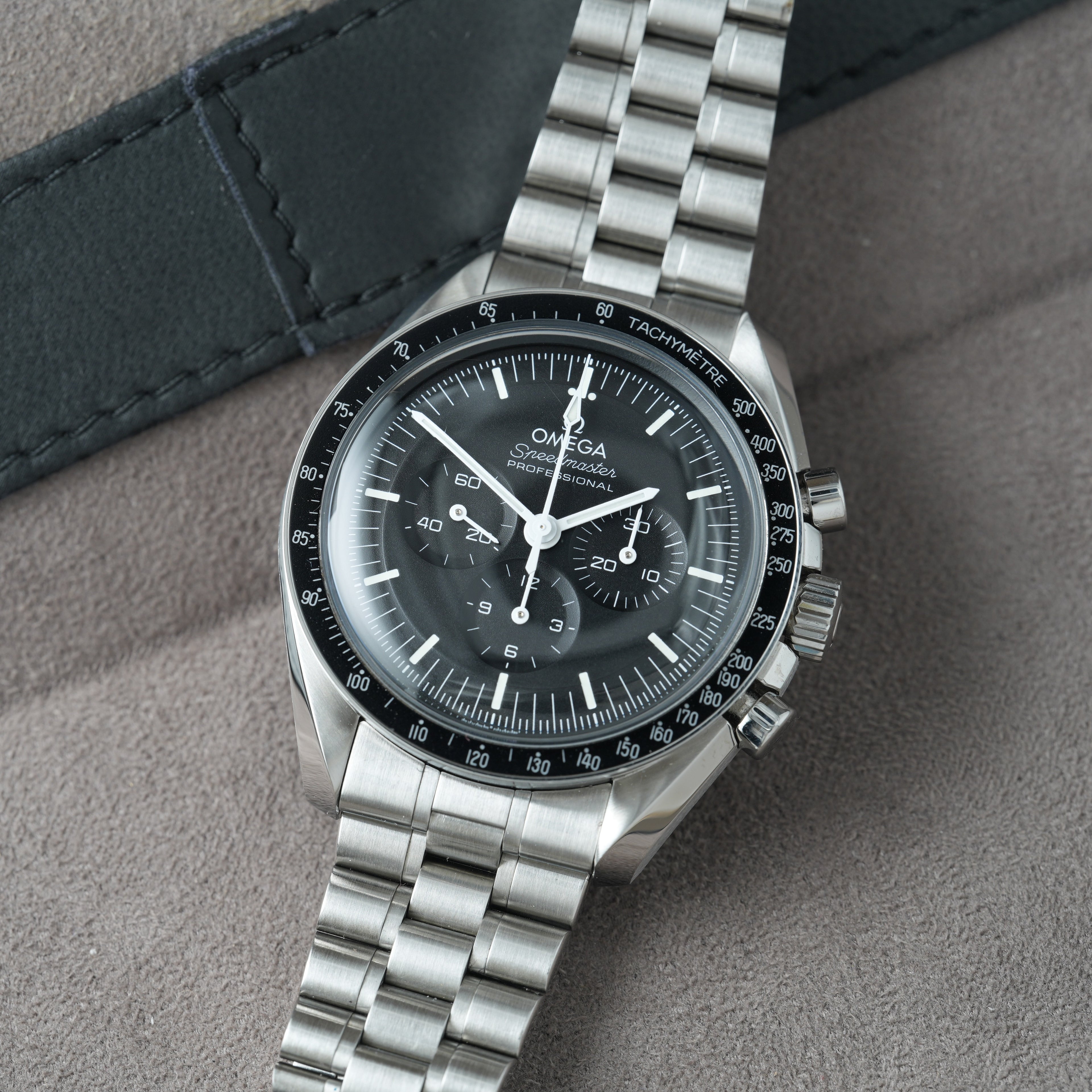 Omega Speedmaster Professional Moonwatch Full Set 2022 'Wie Neu'