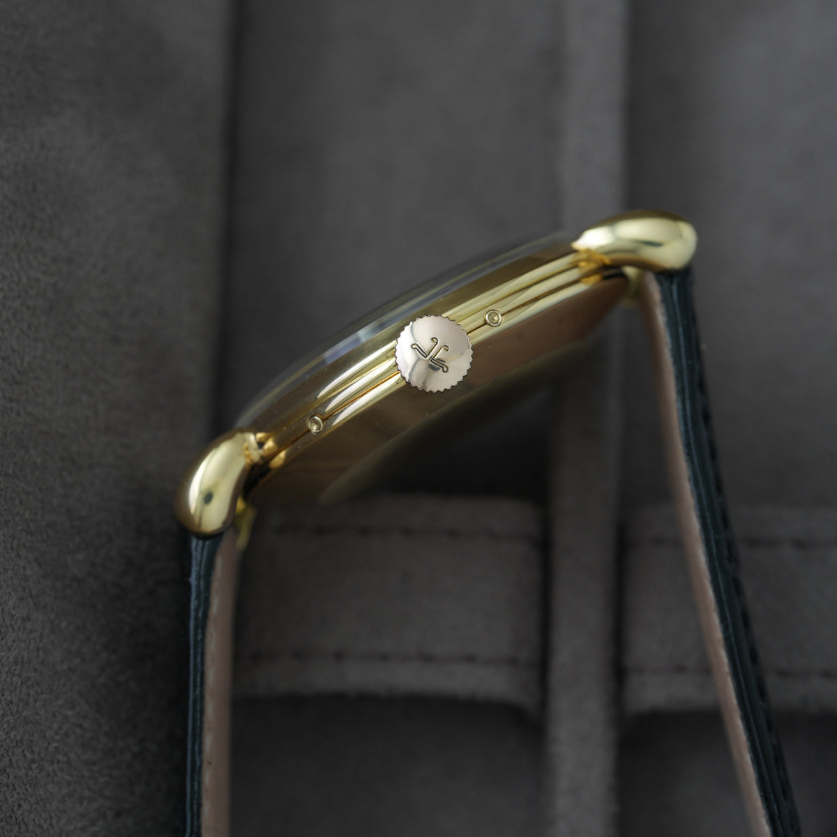 Jaeger-LeCoultre Classic Triple Calendar 18k Ref. 141.008 36mm 'Tear Drop'